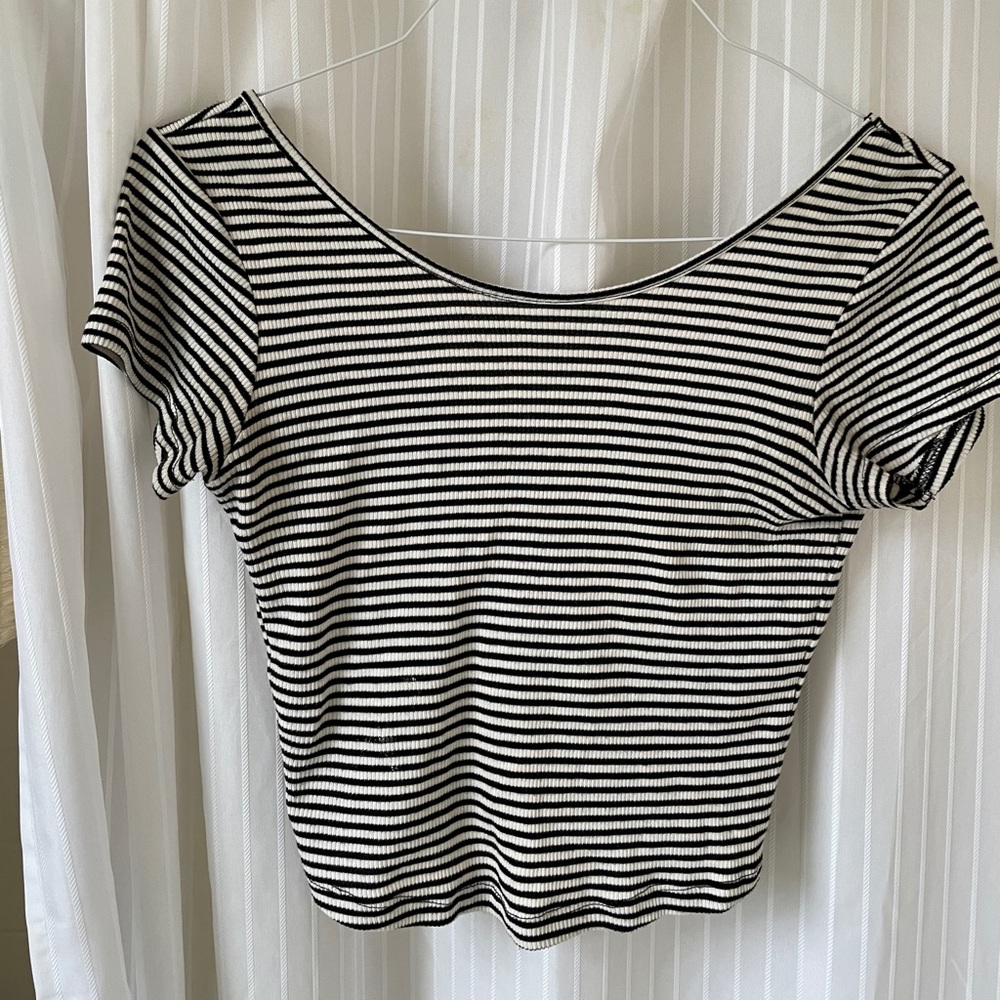 Brandy Melville Black and White Crop Top
